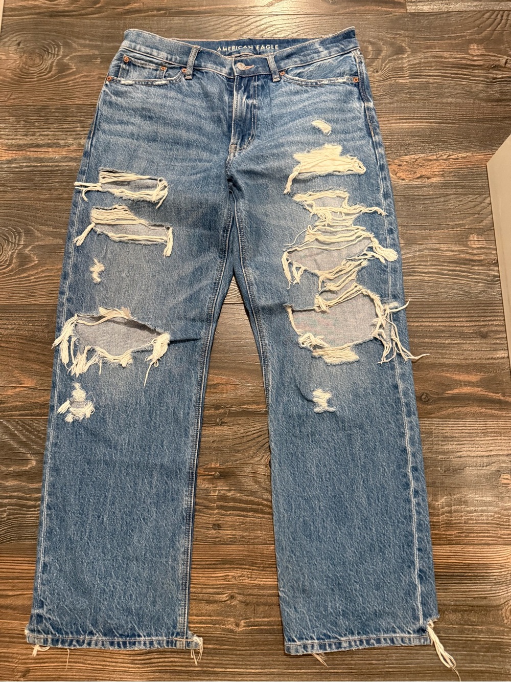 American Eagle Outfitters MenDistressed Blue Denim Jeans